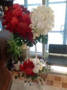 紅×白｜「ＬＩＬＡＣ　ＡＶＥＮＵＥ’９１」　（愛知県名古屋市中区の花キューピット加盟店 花屋）のブログ